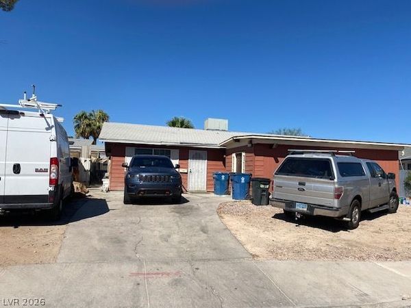 4864 Pancho Villa Drive , Las Vegas, NV 89121