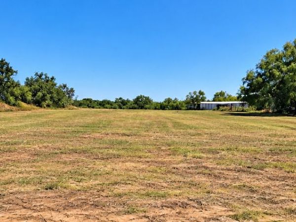 375 Fm 3175, Lytle, TX 78052