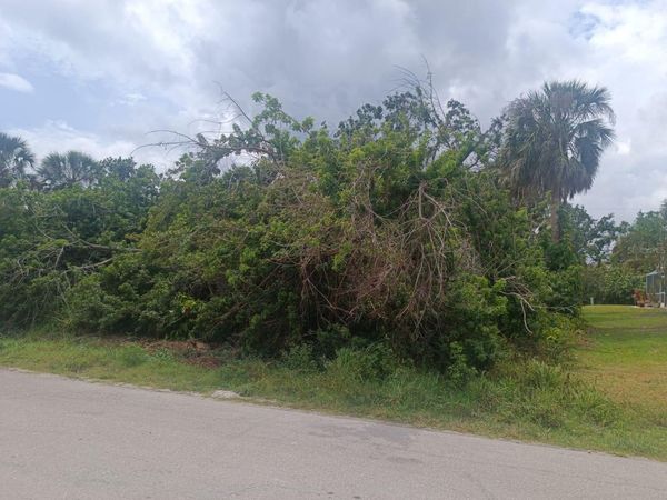 18457 DRIGGERS AVENUE , PORT CHARLOTTE, FL 33948