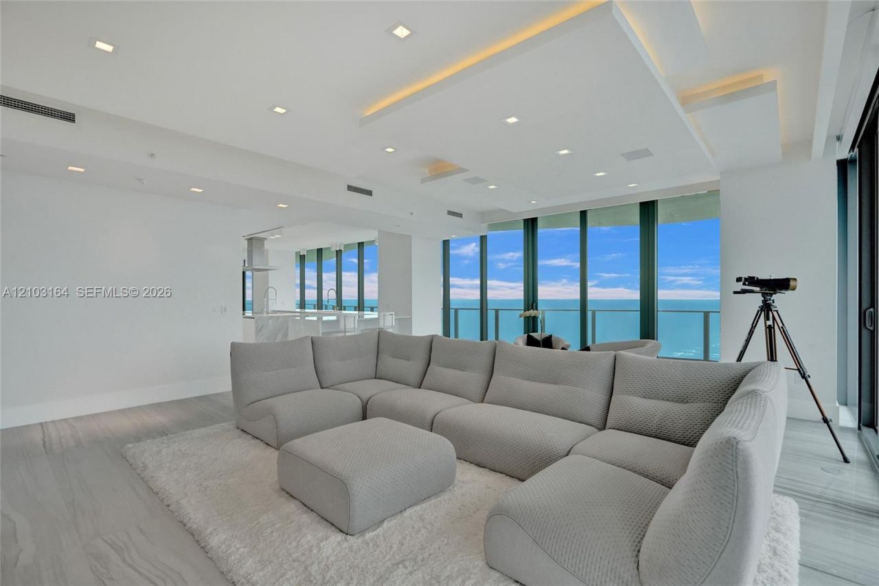 19575 Collins Ave , Unit 33, Sunny Isles Beach, FL 33160 Photo