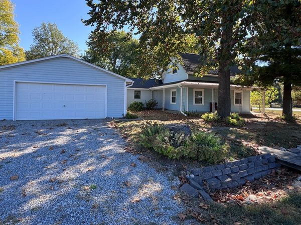 4204 Radio Tower Road, Salem, IL 62881