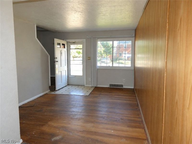 422 Clearview Drive, Unit G, Euclid, OH 44123 Photo 2