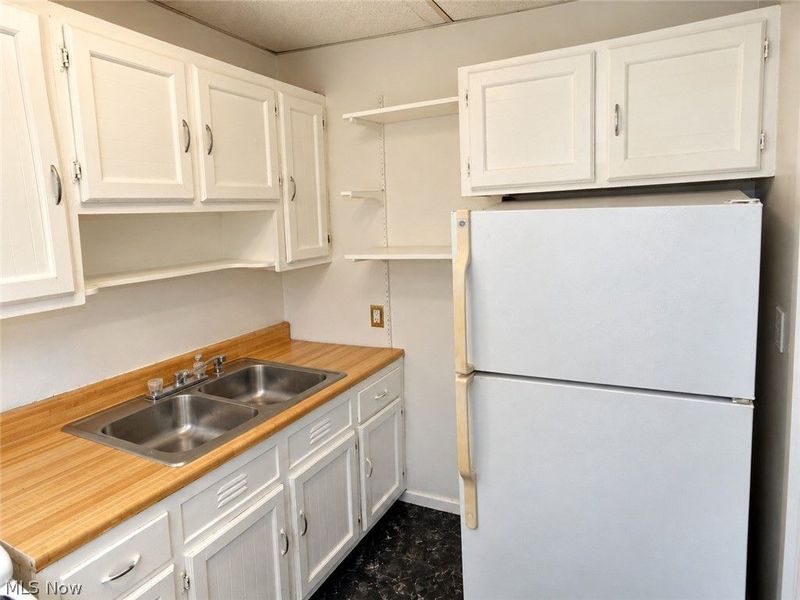 422 Clearview Drive, Unit G, Euclid, OH 44123 Photo 5