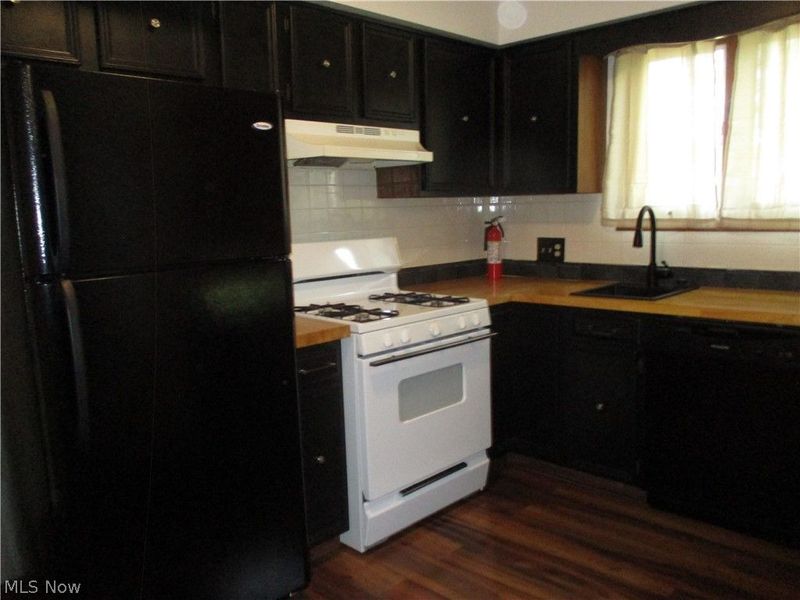 650-652 E Liberty Street, Girard, OH 44420 Photo 3