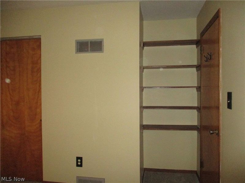 650-652 E Liberty Street, Girard, OH 44420 Photo 8