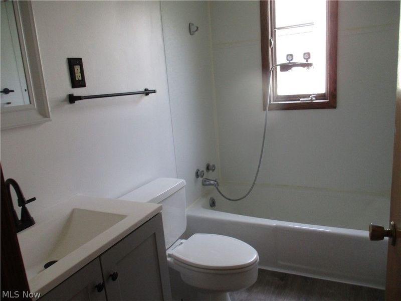 650-652 E Liberty Street, Girard, OH 44420 Photo 9