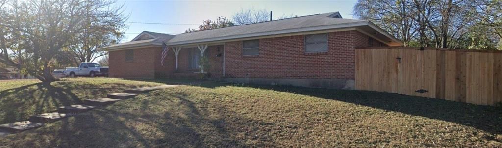 213 Sheridan Road, Fort Worth, TX 76134 Main Photo
