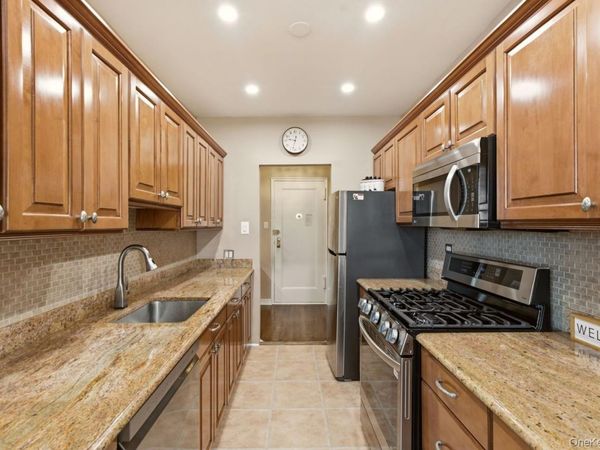 162-41 Powells Cove Boulevard, Unit 4S, Whitestone, NY 11357