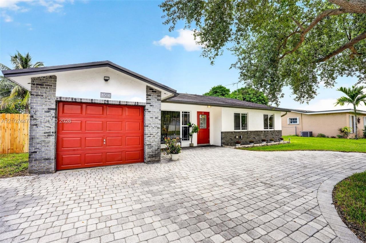 8500 NW 3rd St, Pembroke Pines, FL 33024 Main Photo