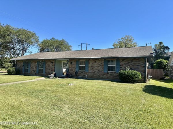101 Woodville Drive, Natchez, MS 39120