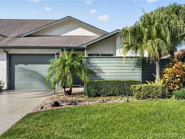 6865 SE Bunker Hill Drive , Hobe Sound, FL 33455