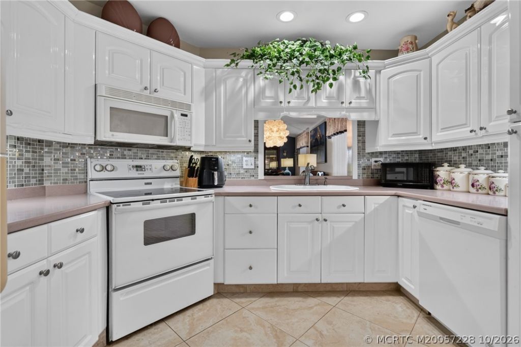 6865 SE Bunker Hill Drive, Hobe Sound, FL 33455 Photo