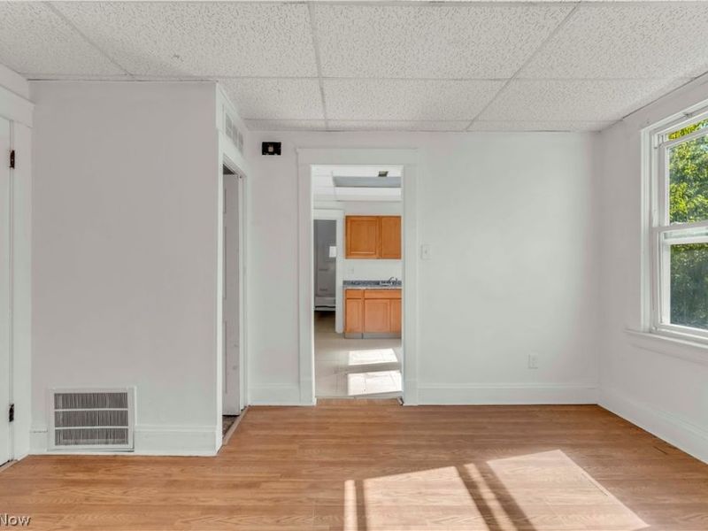 1111 E 76th Street, Cleveland, OH 44103 Photo 10