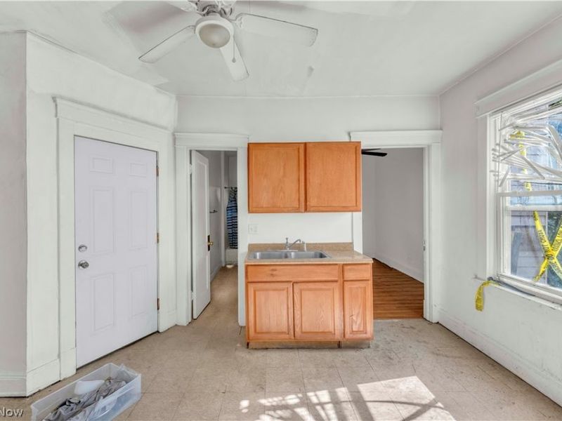 1111 E 76th Street, Cleveland, OH 44103 Photo 28