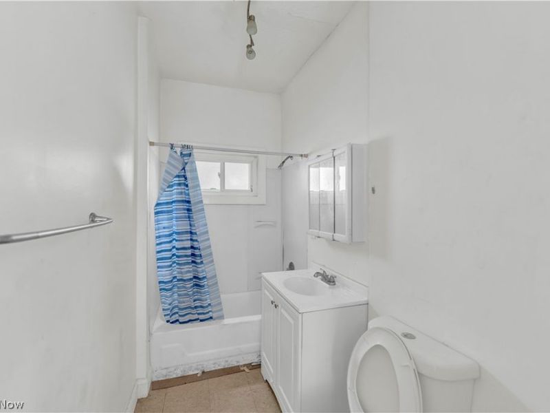 1111 E 76th Street, Cleveland, OH 44103 Photo 31