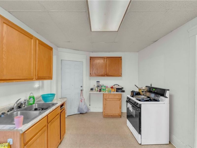 1111 E 76th Street, Cleveland, OH 44103 Photo 43