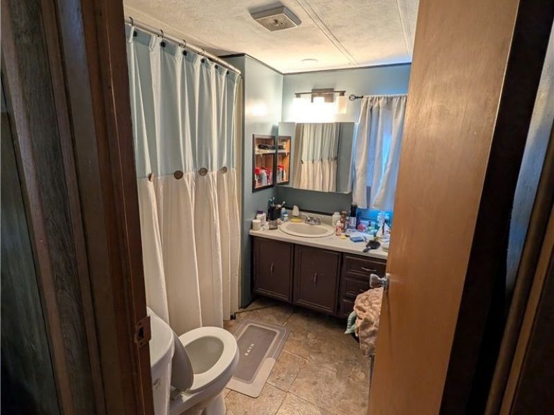 454 Westwoods, Amherst, OH 44001 Photo 12