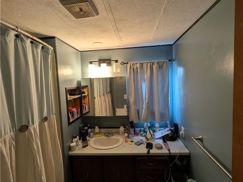 454 Westwoods, Amherst, OH 44001 Photo 13