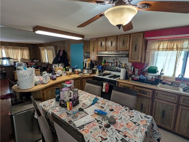 454 Westwoods, Amherst, OH 44001 Photo 17