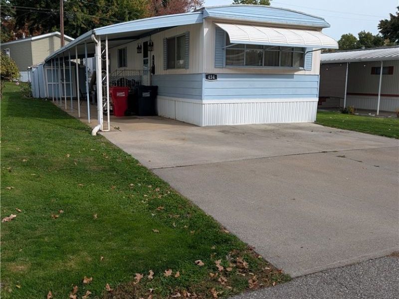 454 Westwoods, Amherst, OH 44001 Photo 24
