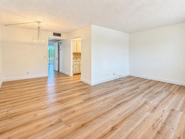 101 SW 132nd Way, Unit 305J, Pembroke Pines, FL 33027