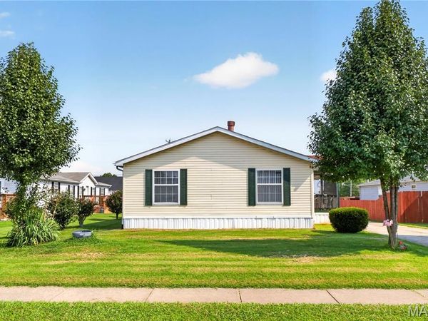 86 Meadowbrook Drive, O'Fallon, IL 62269