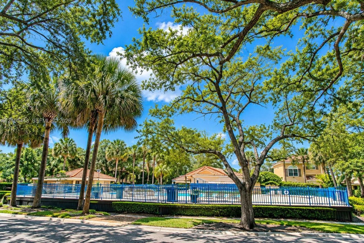 15515 N Miami Lakeway N , Unit 204-11, Miami Lakes, FL 33014 Photo