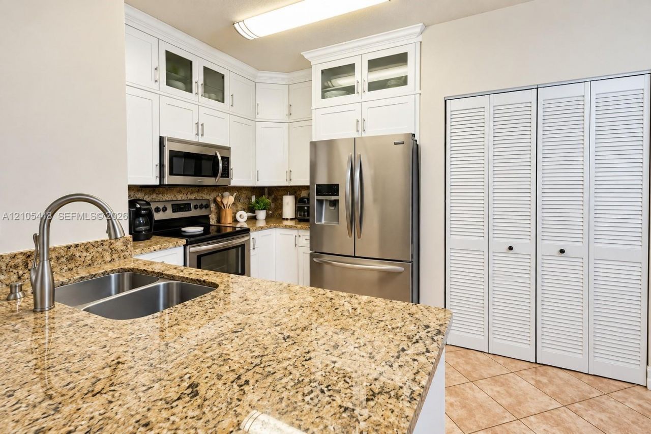 15515 N Miami Lakeway N , Unit 204-11, Miami Lakes, FL 33014 Photo