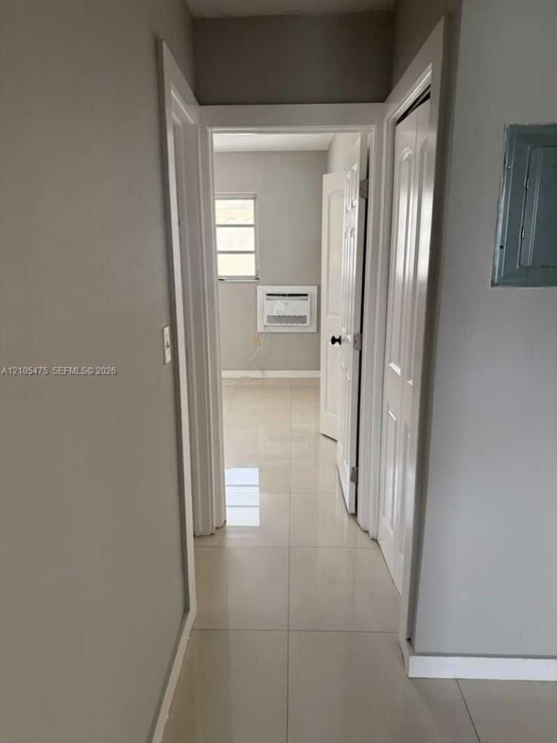 990 SW 4th St , Unit 8, Miami, FL 33130 Photo