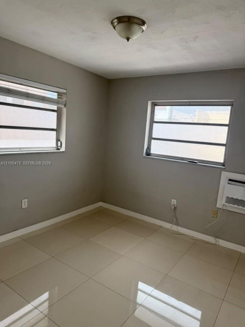 990 SW 4th St , Unit 8, Miami, FL 33130 Photo