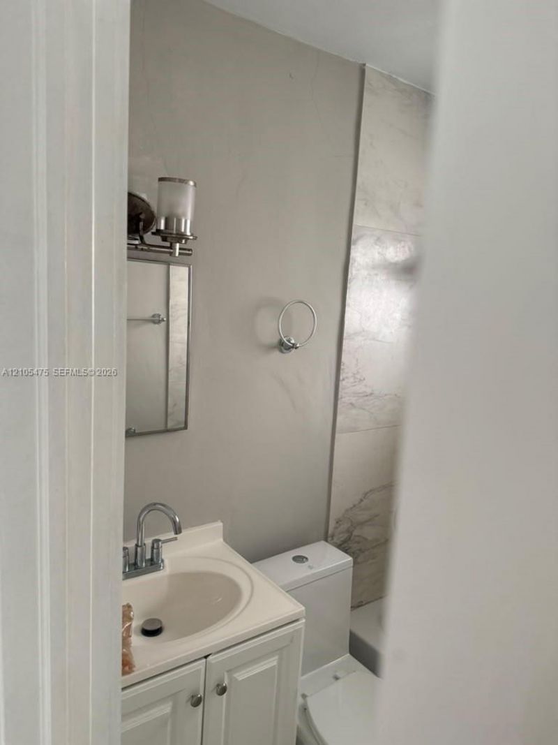 990 SW 4th St , Unit 8, Miami, FL 33130 Photo