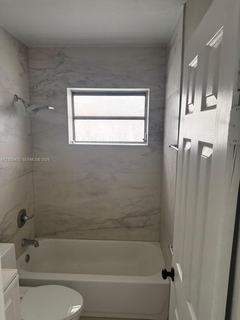 990 SW 4th St , Unit 8, Miami, FL 33130 Photo