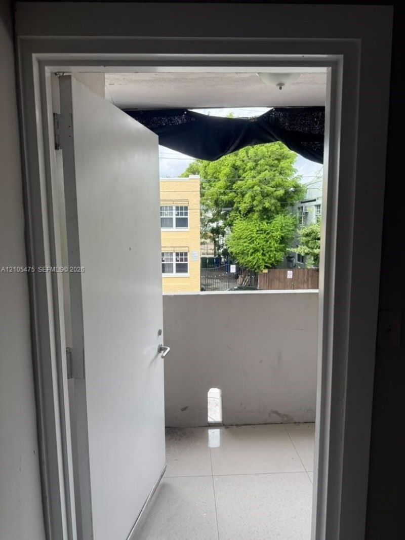 990 SW 4th St , Unit 8, Miami, FL 33130 Photo