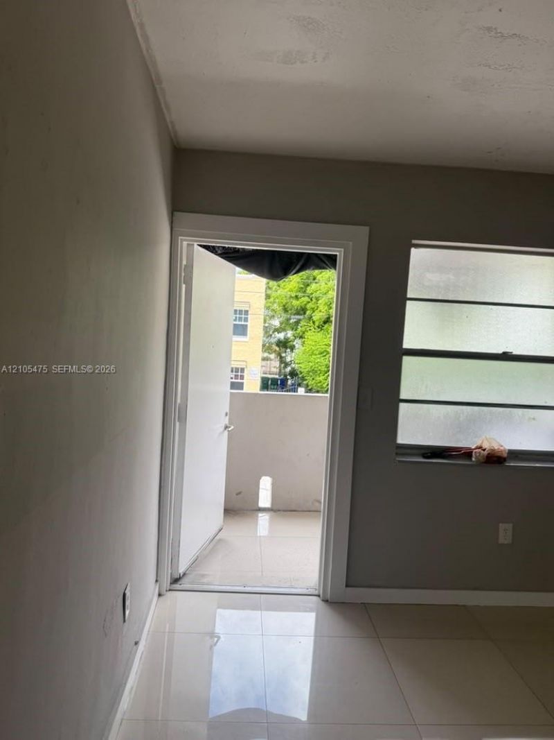 990 SW 4th St , Unit 8, Miami, FL 33130 Photo