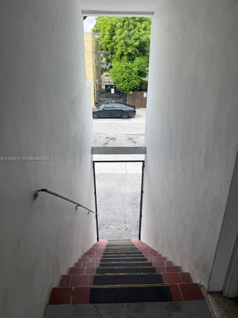 990 SW 4th St , Unit 8, Miami, FL 33130 Photo