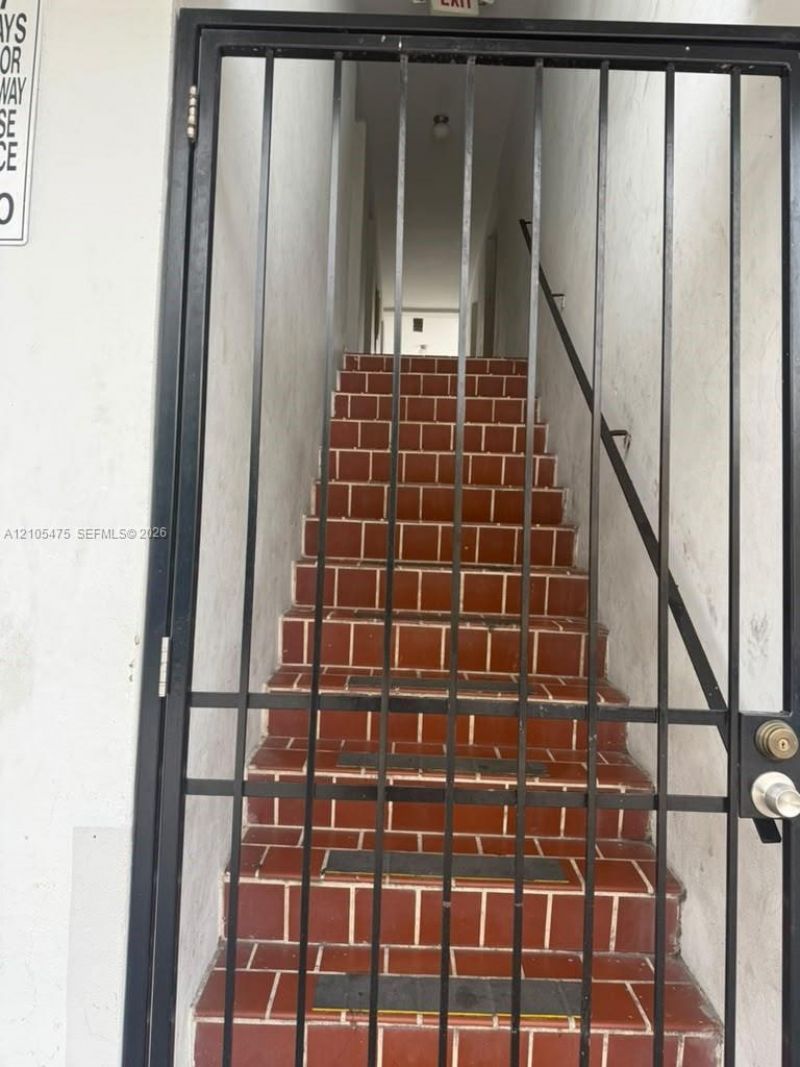 990 SW 4th St , Unit 8, Miami, FL 33130 Photo