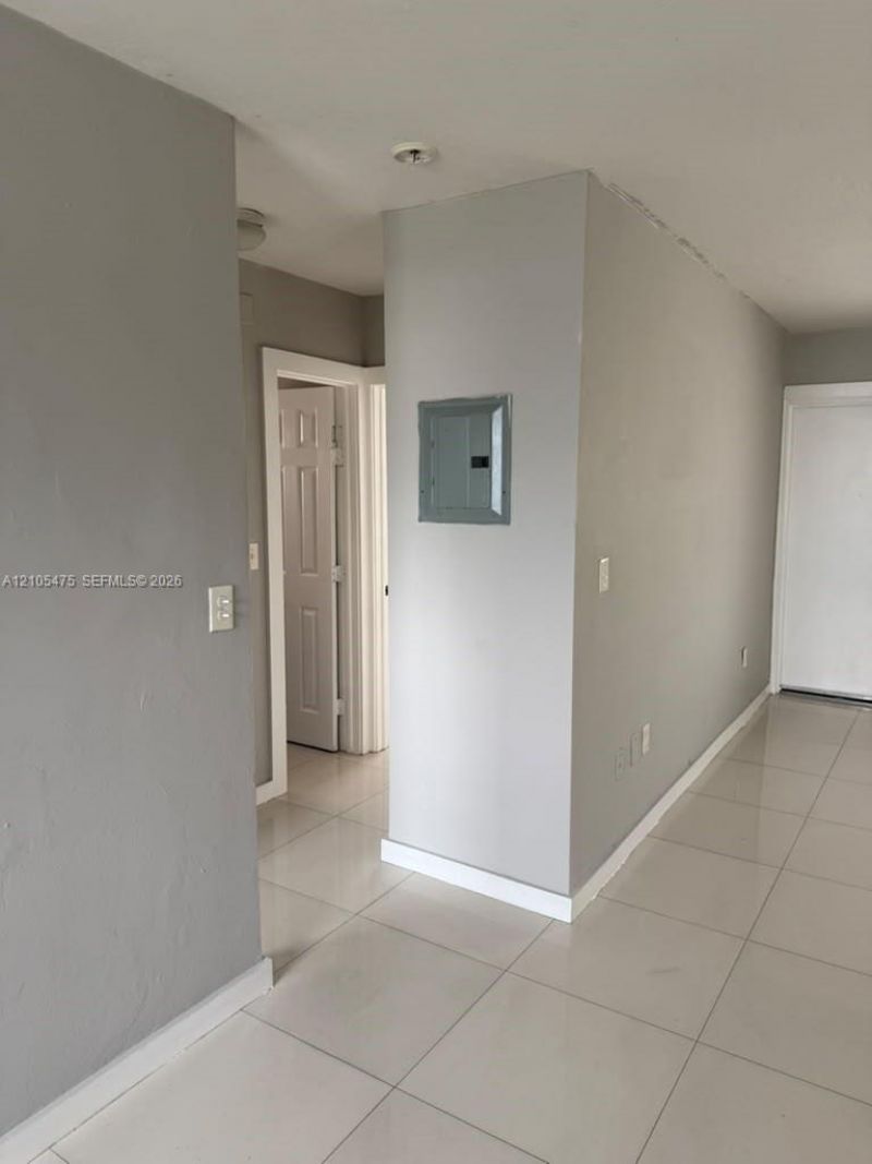 990 SW 4th St , Unit 8, Miami, FL 33130 Photo