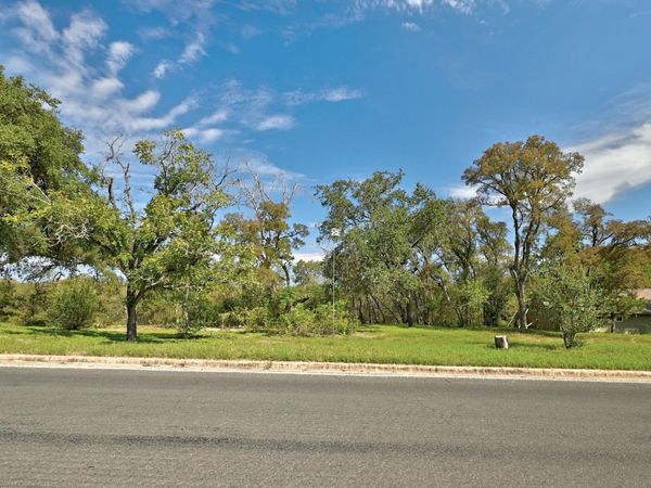 306 Bear Canyon DR, Manchaca, TX 78652