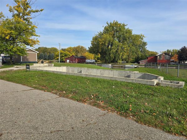 648 Davis Street , Sebewaing Village, Mi 48759