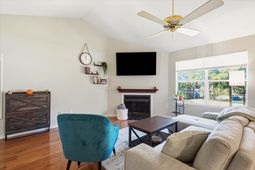 7911 Timbercreek Lane photo 4