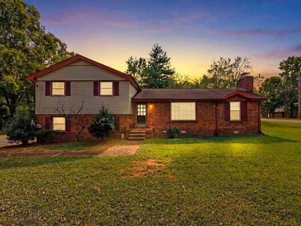 215 Brookside Dr , Old Hickory, TN 37138