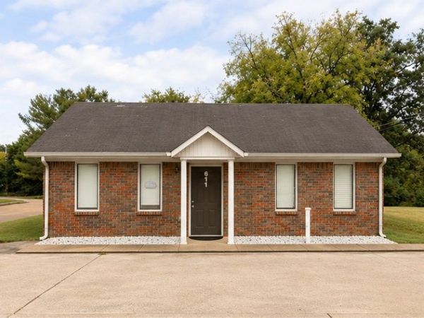 611 S 1st St , Pulaski, TN 38478
