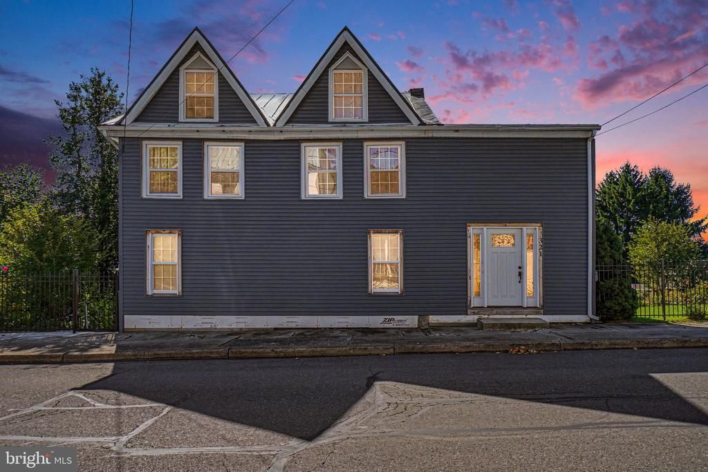 321 POTTSVILLE STREET , LYKENS, PA 17048