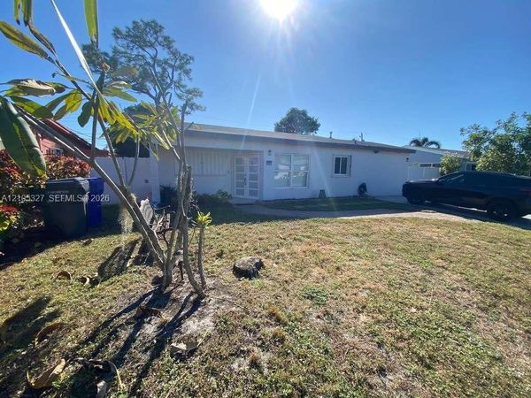 7110 Hope St , Hollywood, FL 33024