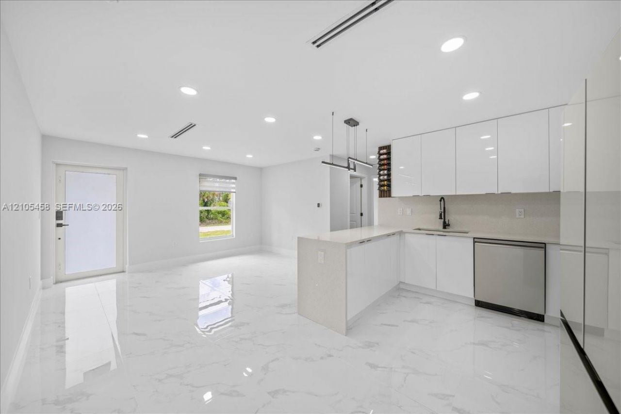 1053 S Joponica , Lehigh Acres, FL 33974 Photo