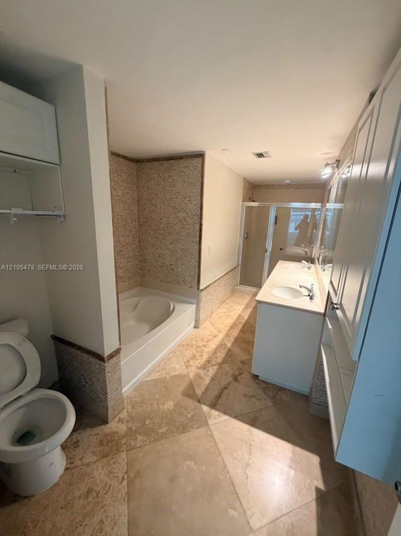 3340 NE 190th St, Unit 308, Aventura, FL 33180 Photo