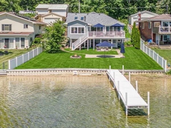 11986 Reyburn Drive NE, Sparta, MI 49345