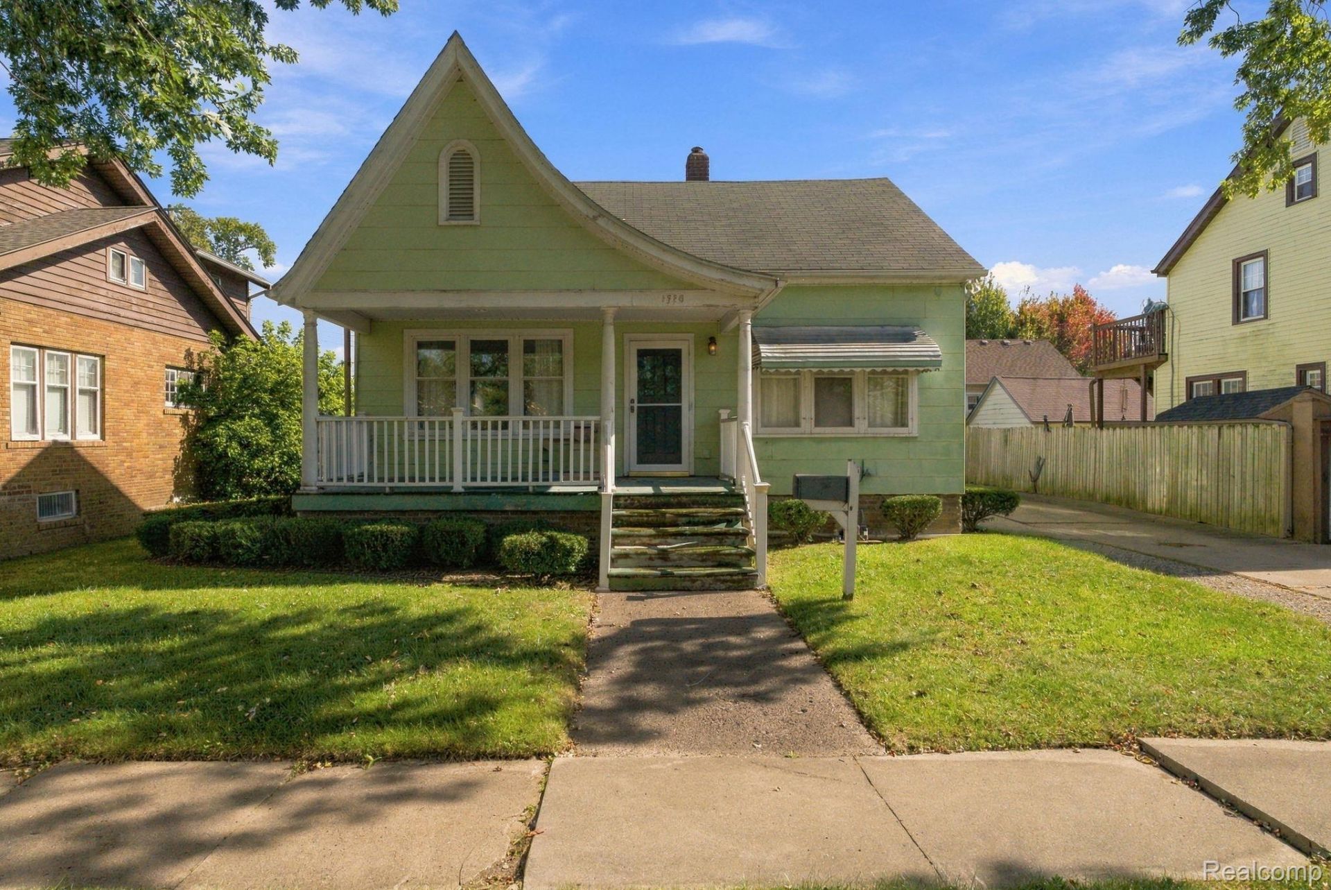 1710 10th Avenue, Port Huron, Mi 48060 Main Photo