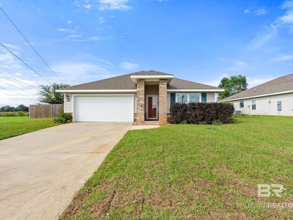 10724 N Paget Dr, Mobile, AL 36608