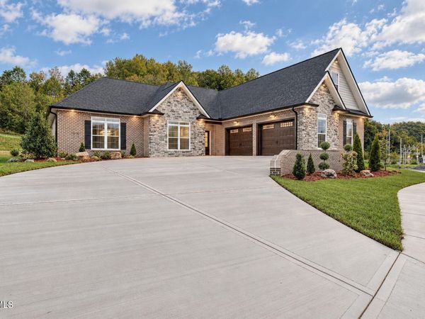 1418 Hairetown Road, Johnson City, TN 37615
